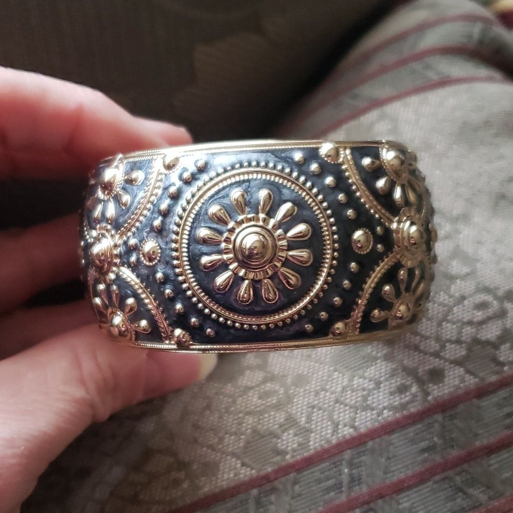 AMEDEO CAMEO HINGED BRACELET - Picture 5 of 7